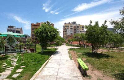 VENTA DE CASA EN CALLE LOS SAUCES, URB. SANTA VICTORIA